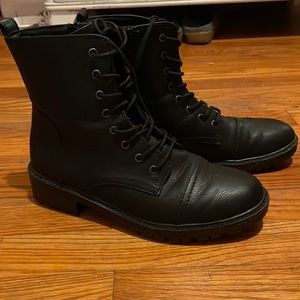 Combat boots